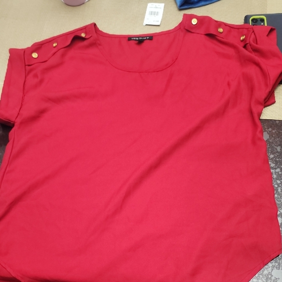 GLO Jeans Scarlet Button-Shoulder Blouse - Picture 1 of 3